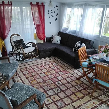 ヴィラ White With Pool , Garden ,balcony With Amazing Panorama *