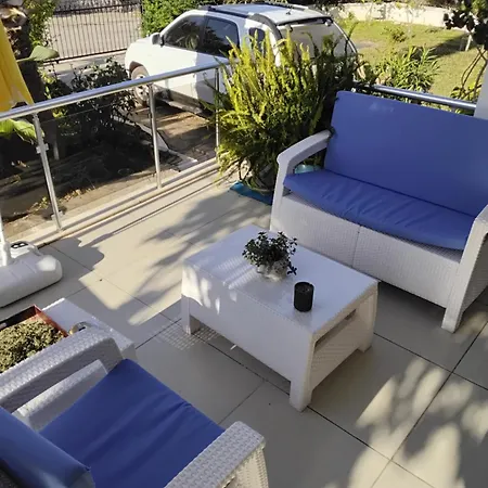 White With Pool , Garden ,balcony With Amazing Panorama ヴィラ フェティエ