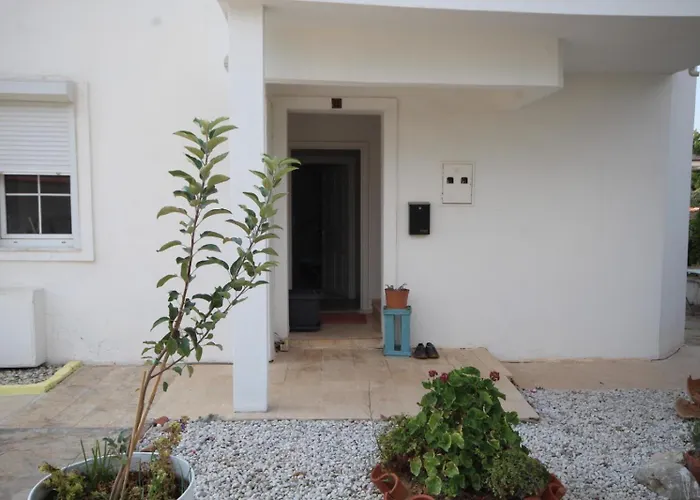 White With Pool , Garden ,balcony With Amazing Panorama וילה *