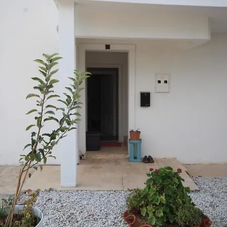 Havuzlu Beyaz Villa *