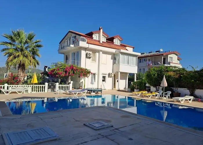 Vilă White With Pool , Garden ,balcony With Amazing Panorama *
